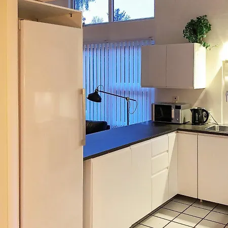 10 Person Holiday In